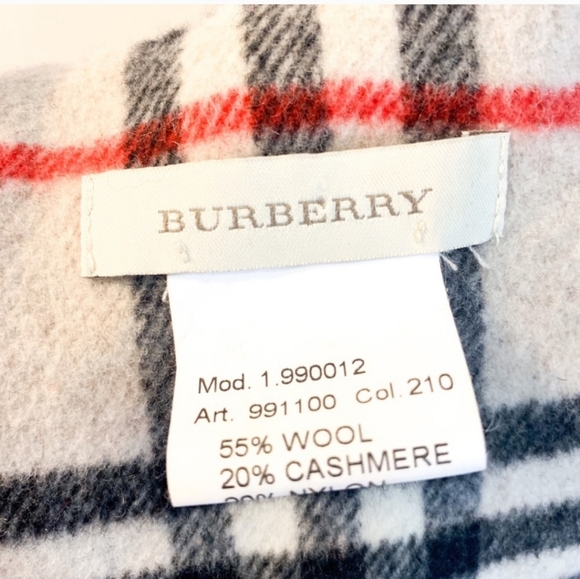 Authentic wool and cashmere Burberry scarf - Picture 3 of 3
